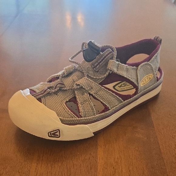 KEEN Tan and Purple Sandals - Picture 2 of 8